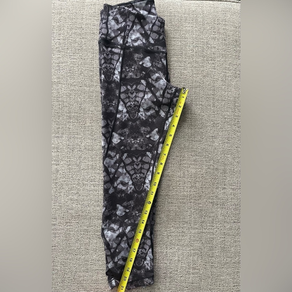 CALIA by Carrie Underwood Women’s Gray Patterned Leggings - Picture 8 of 10